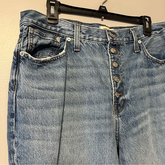 Madewell The Perfect Vintage Straight Jean in Delafield Wash: Button-Fly Edition - Picture 11 of 14